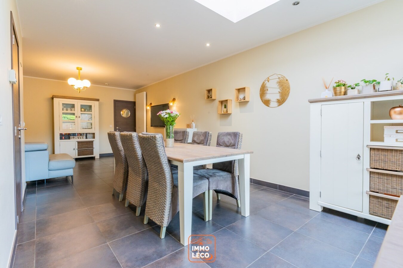 Maison 4 chambres avec commerce, plein centre-ville ! 