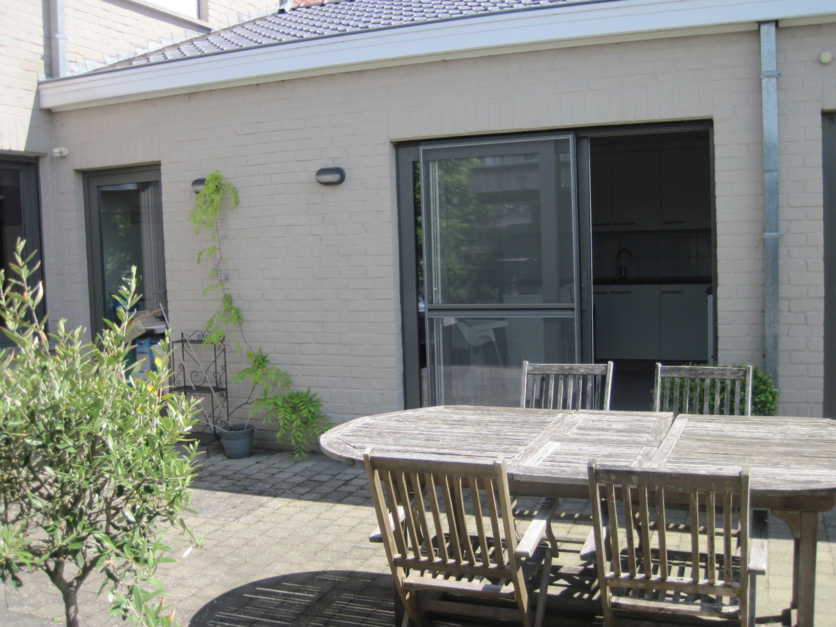 Prachtige en praktische woning (volledig vernieuwd anno 2012) ! 