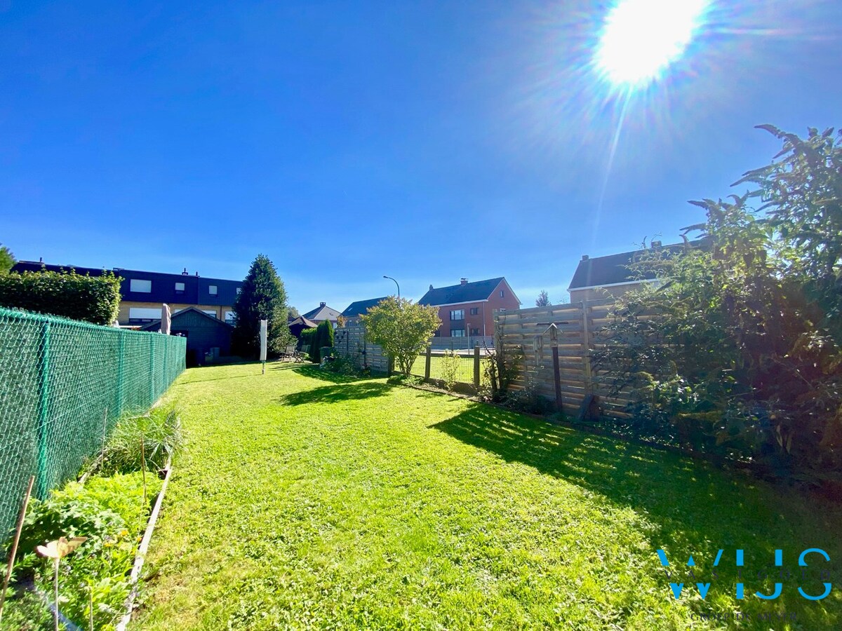 Bel-étage met inpandige garage &amp; zonnige tuin te Ertvelde! 