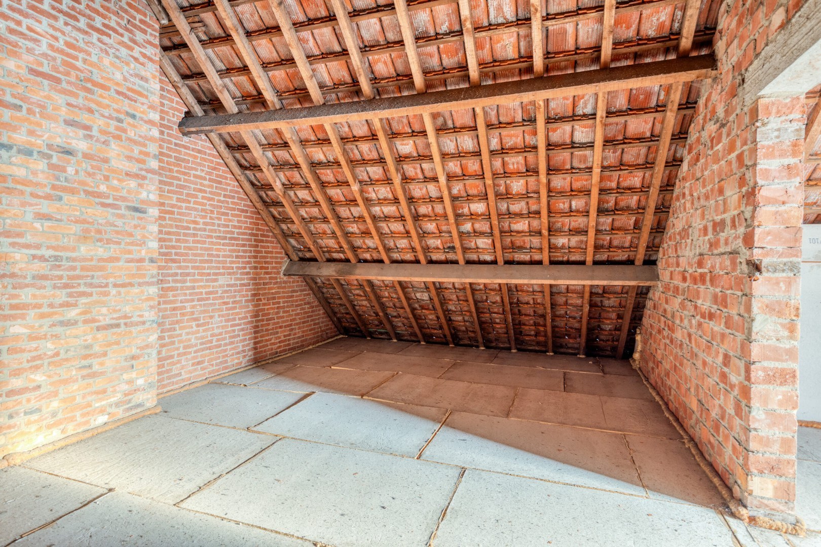 Instapklare woning met 3 slpk. in het centrum van Geel 