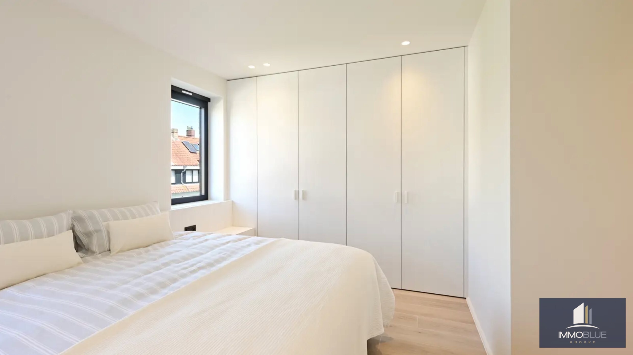 Nieuwbouw koppelvilla dichtbij het centrum van Knokke en op wandelafstand van het strand. 