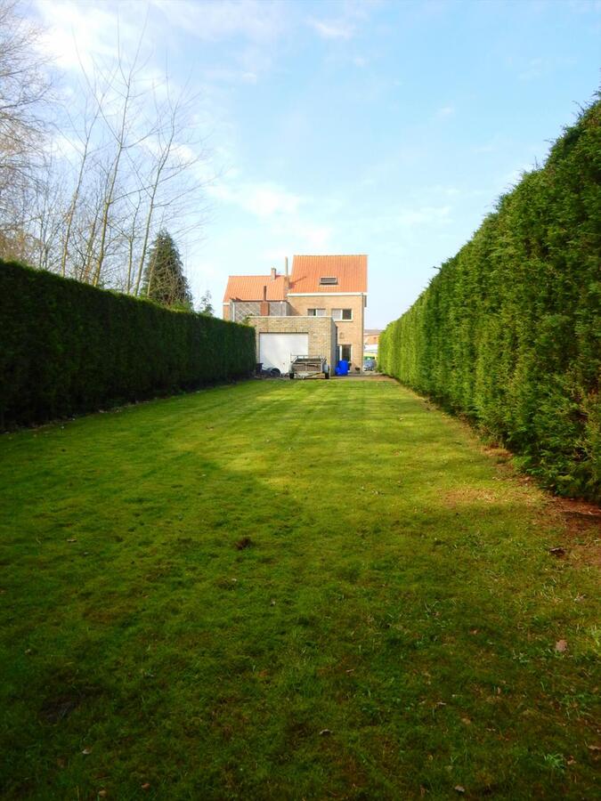 Ruime woning te Jabbeke met 4 slaapkamers 