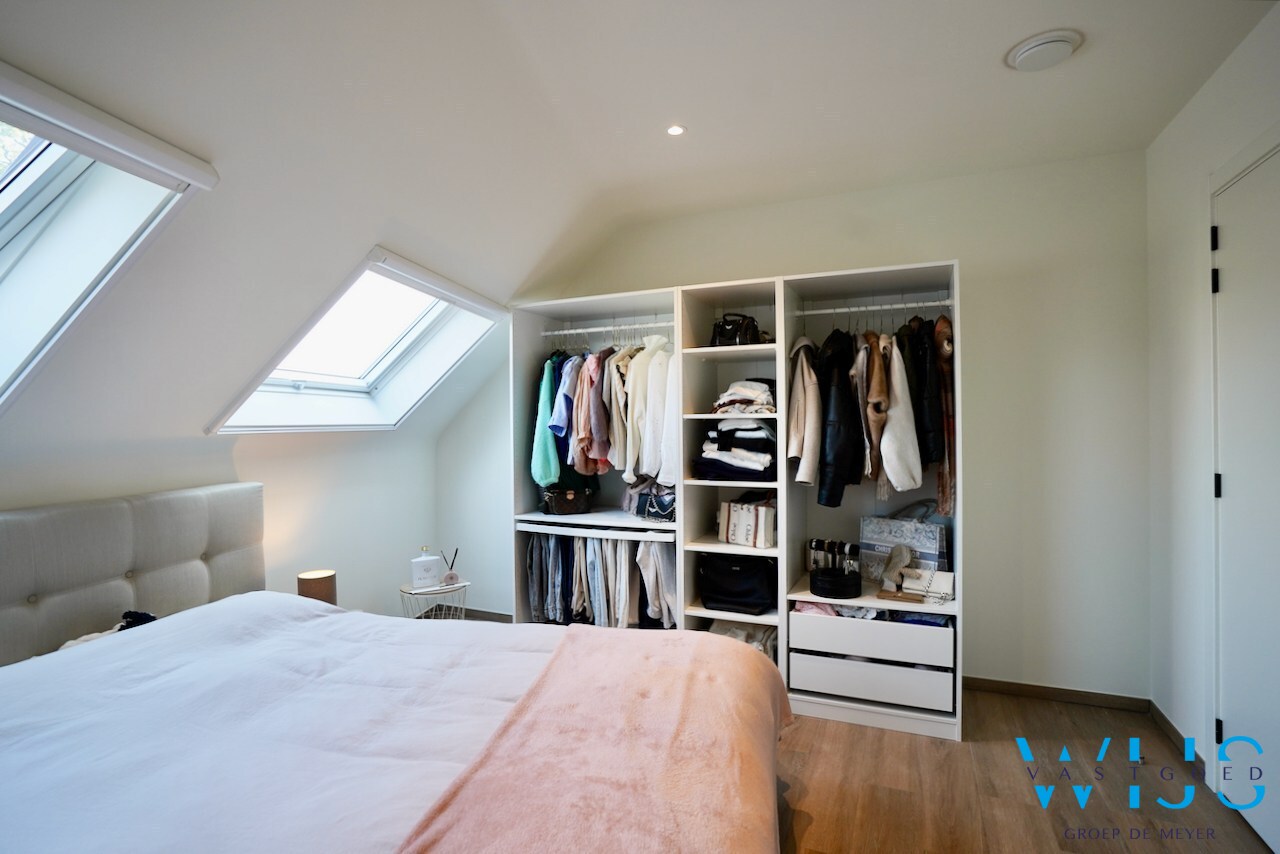 PRACHTIG dakappartement met 4 slaapkamers en 2 terrassen ! 