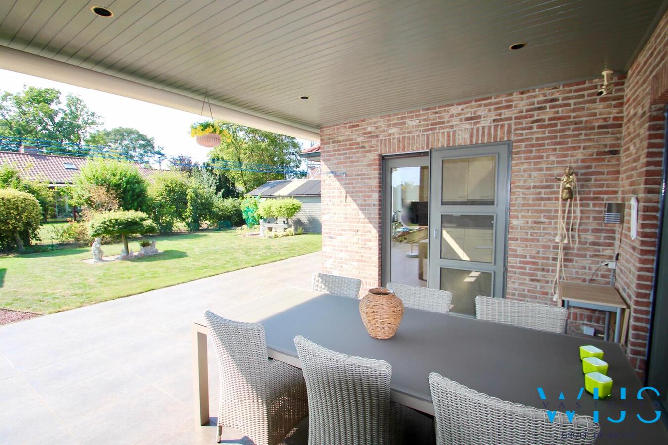 Magnifiek onderhouden woonhuis in een gezellige woonwijk te Evergem ! 