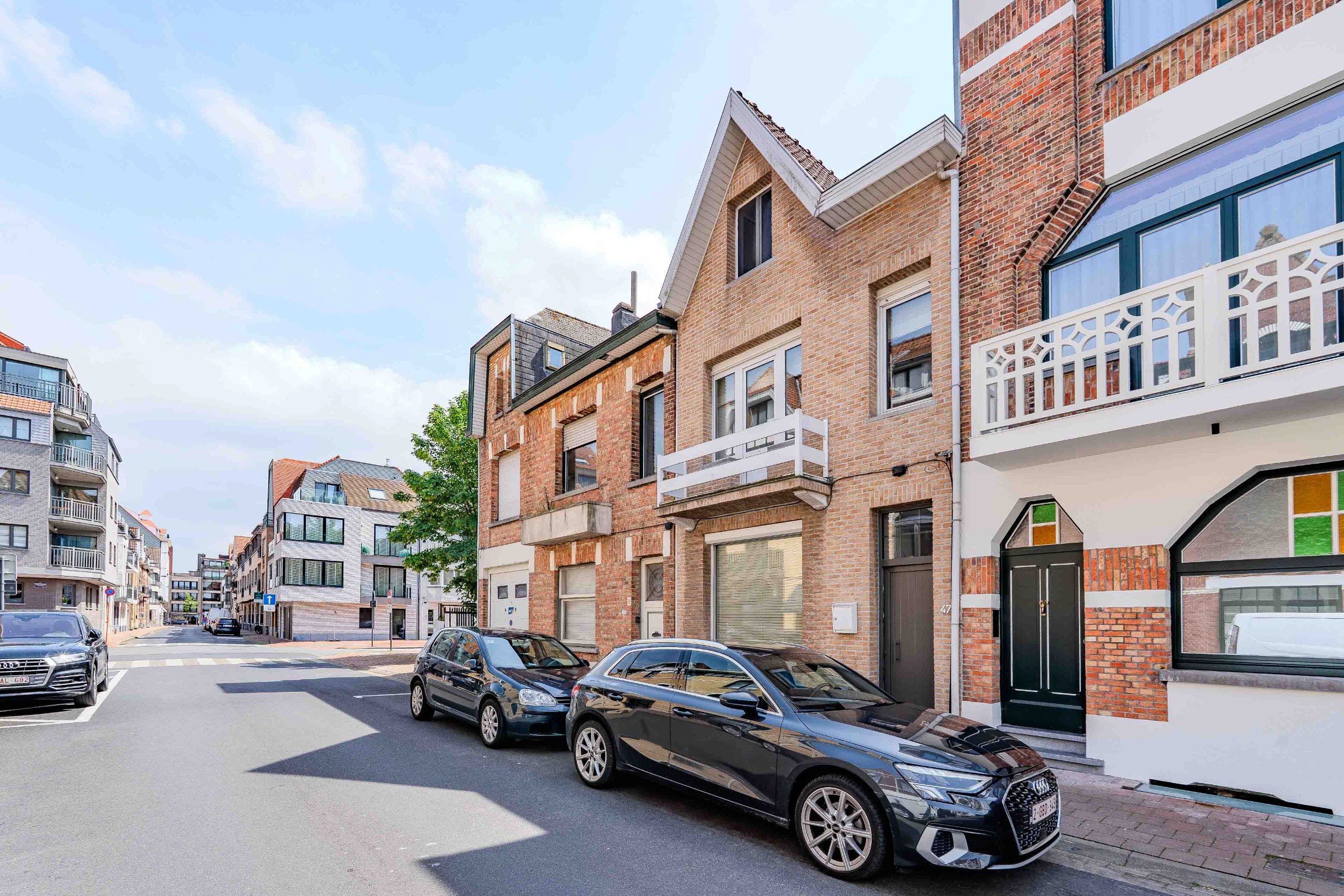 Ravissante maison de ville avec 3 chambres à Knokke, située en plein centre et à proximité du centre-ville. 