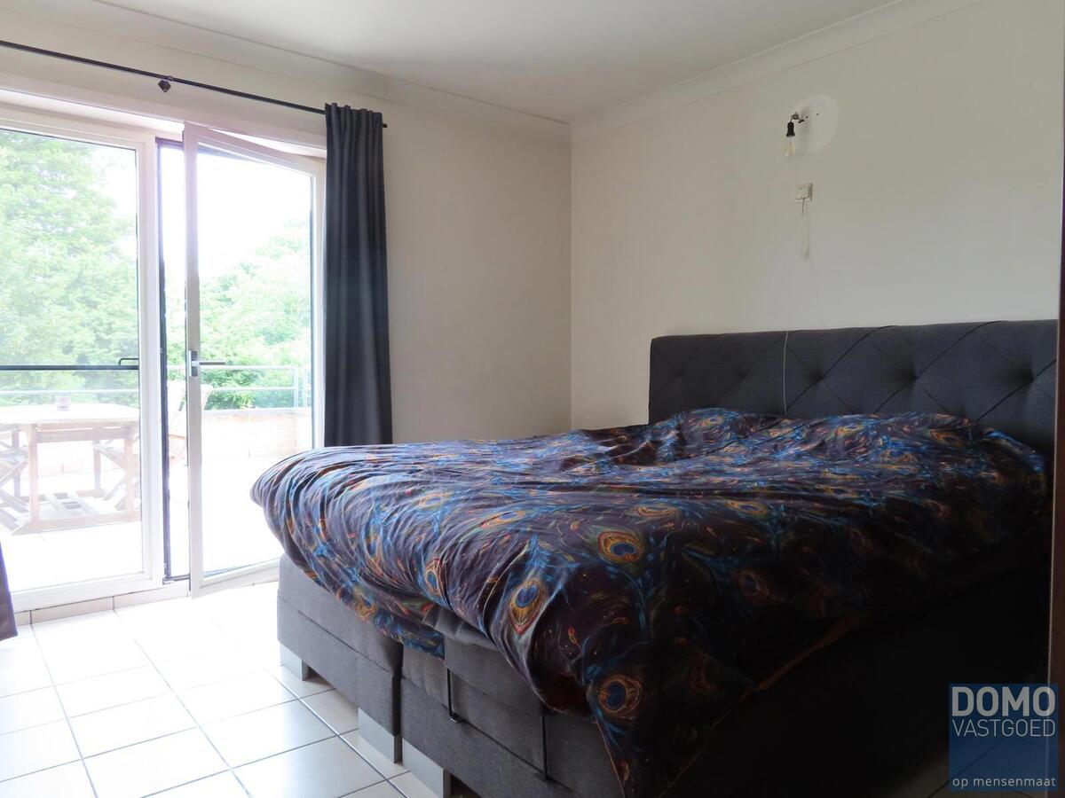 Mooi appartement, 2 slaapkamers, groot terras en autostaanplaats 