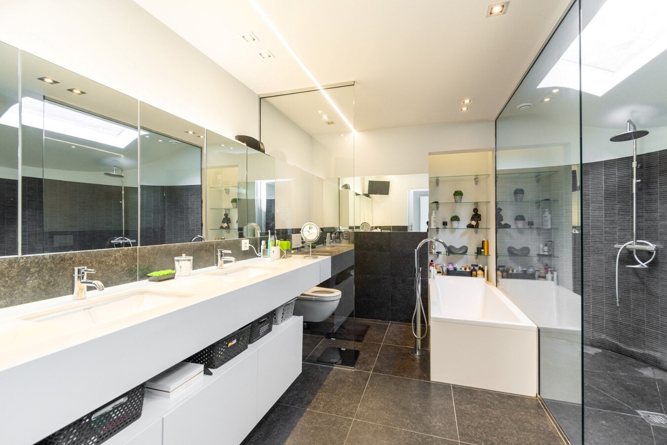 Gelijkvloersvilla op een perceel van 3.500 m² op een toplocatie te Schilde 