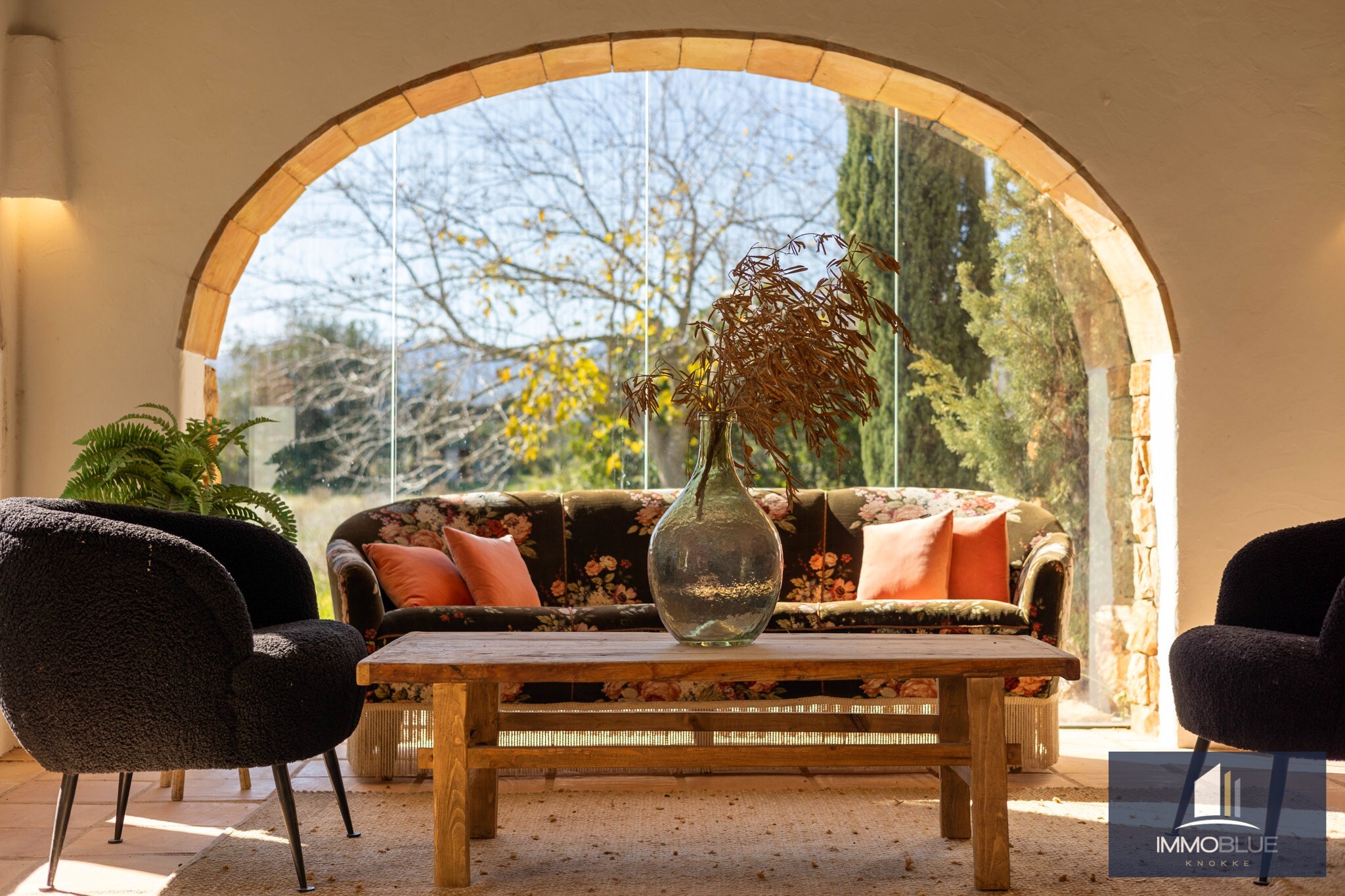 Dit uitzonderlijke landgoed, gelegen op een royaal perceel van 18.500 m² . 