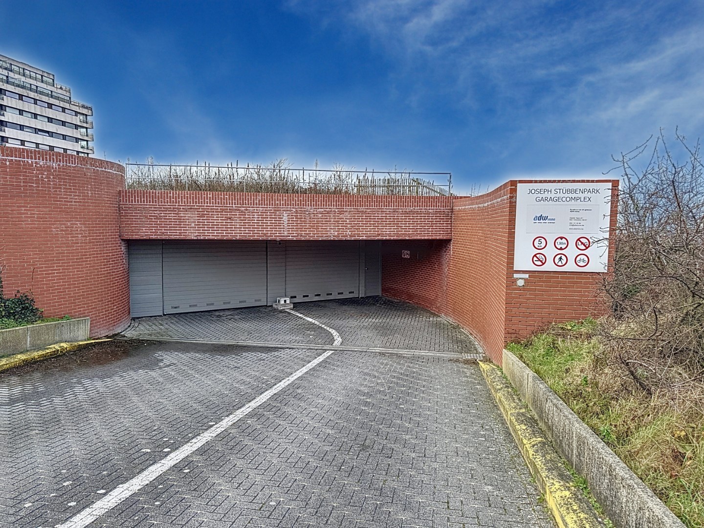 Ruime garagebox op verdieping -3 in Res. J. Stubbenpark 