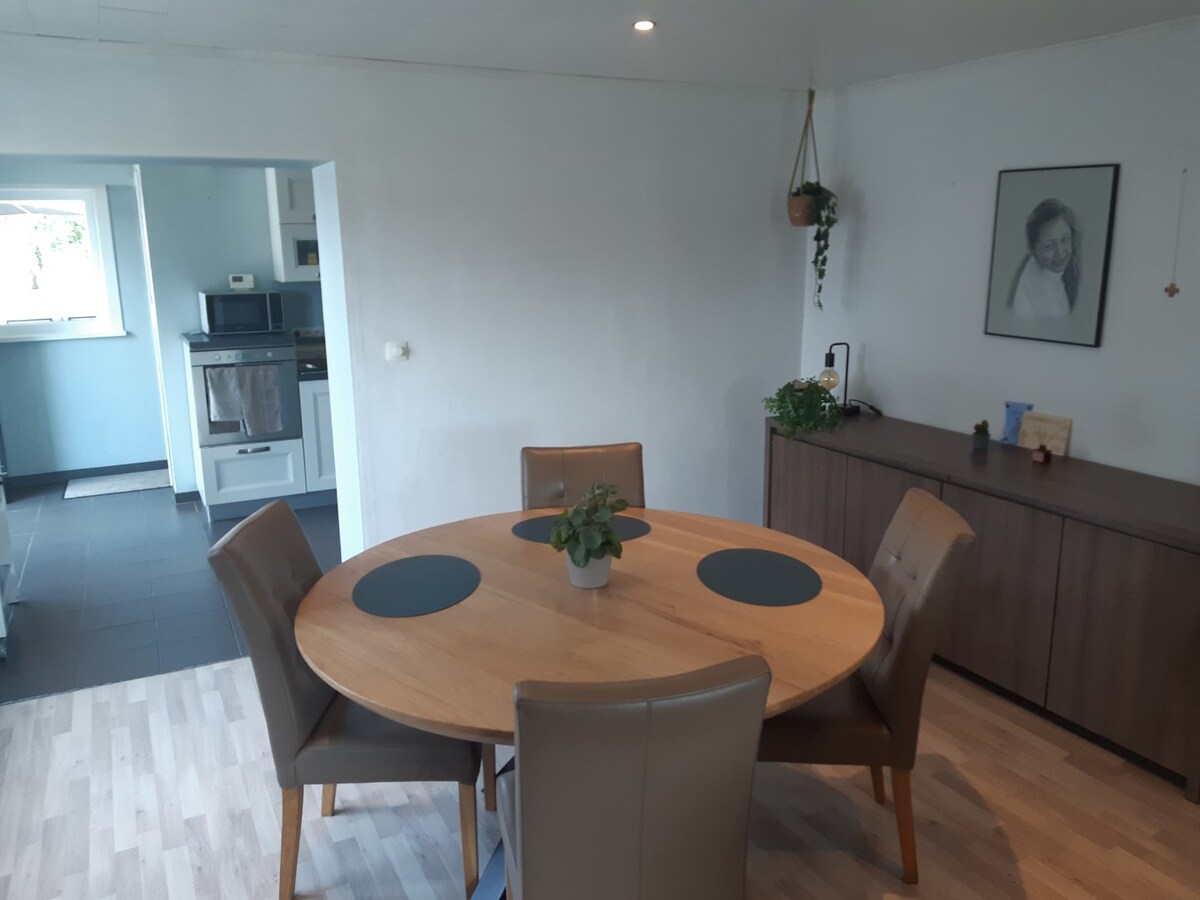 Praktische gezinswoning met leuke tuin. 