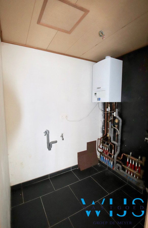 Tweeslaapkamer appartement met terras &amp; garage te BASSEVELDE! 