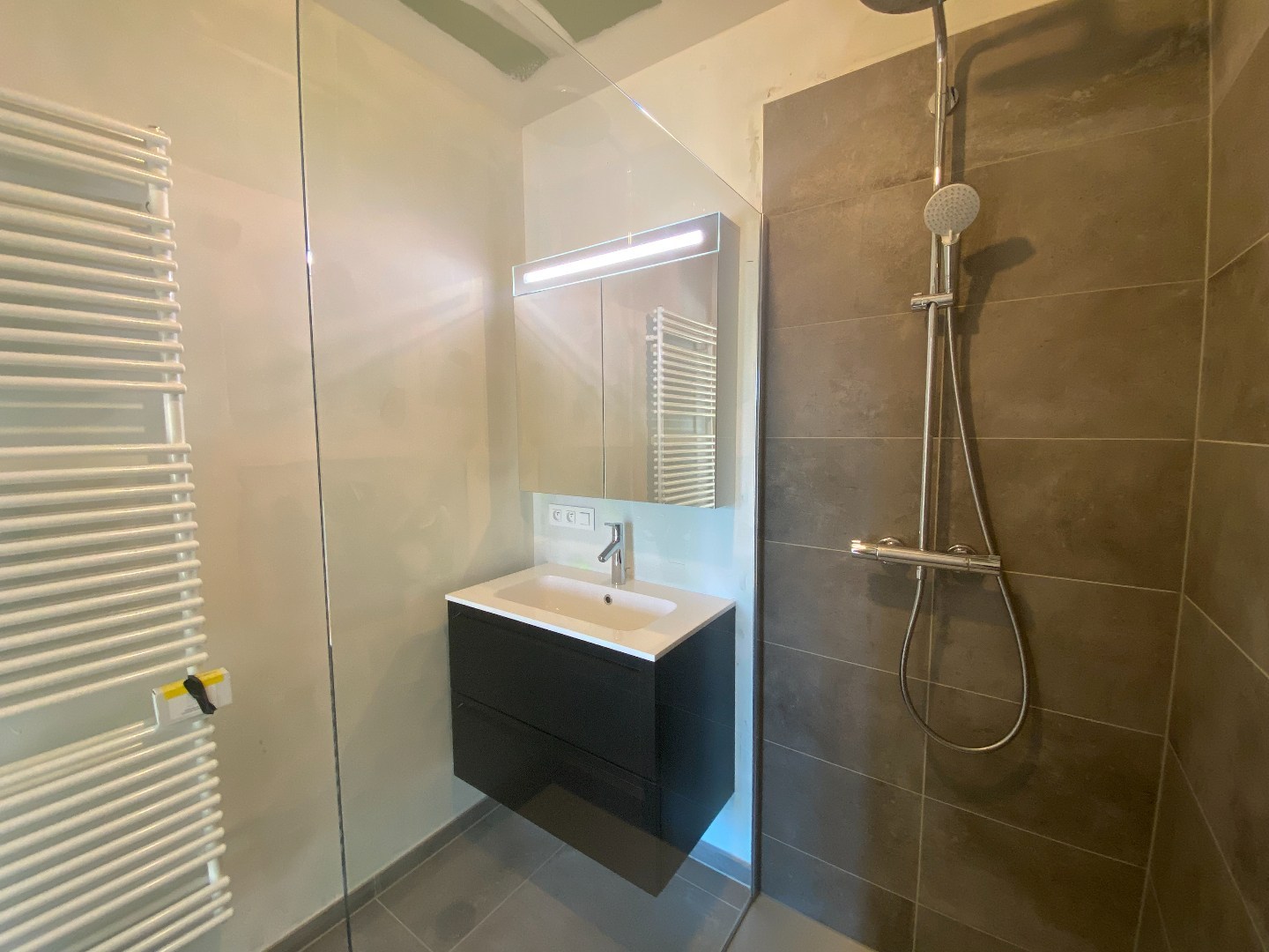 NIEUW 1-slaapkamer appartement op een toplocatie in Waregem! 