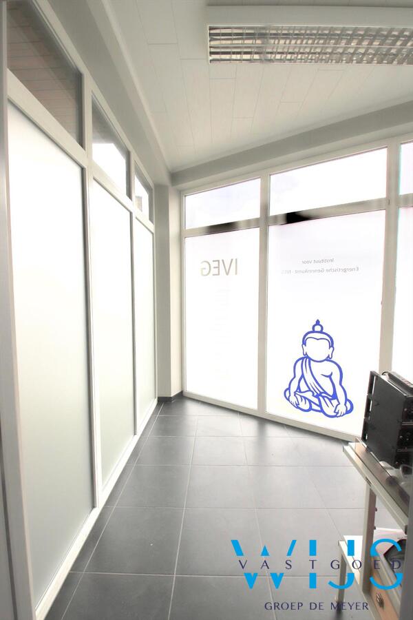 Multifunctionele handelsruimte in hartje ERTVELDE! 