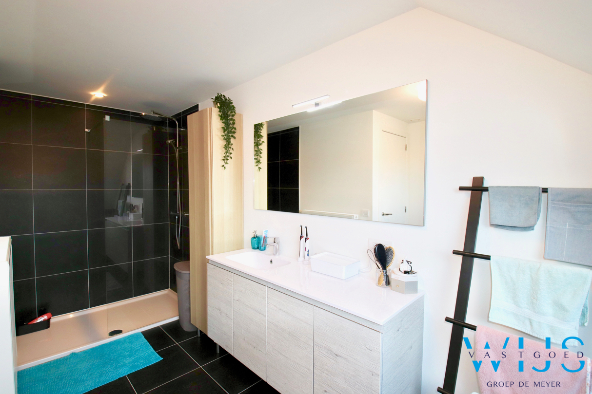 Recent instapklaar woonhuis in het centrum van Assenede ! 