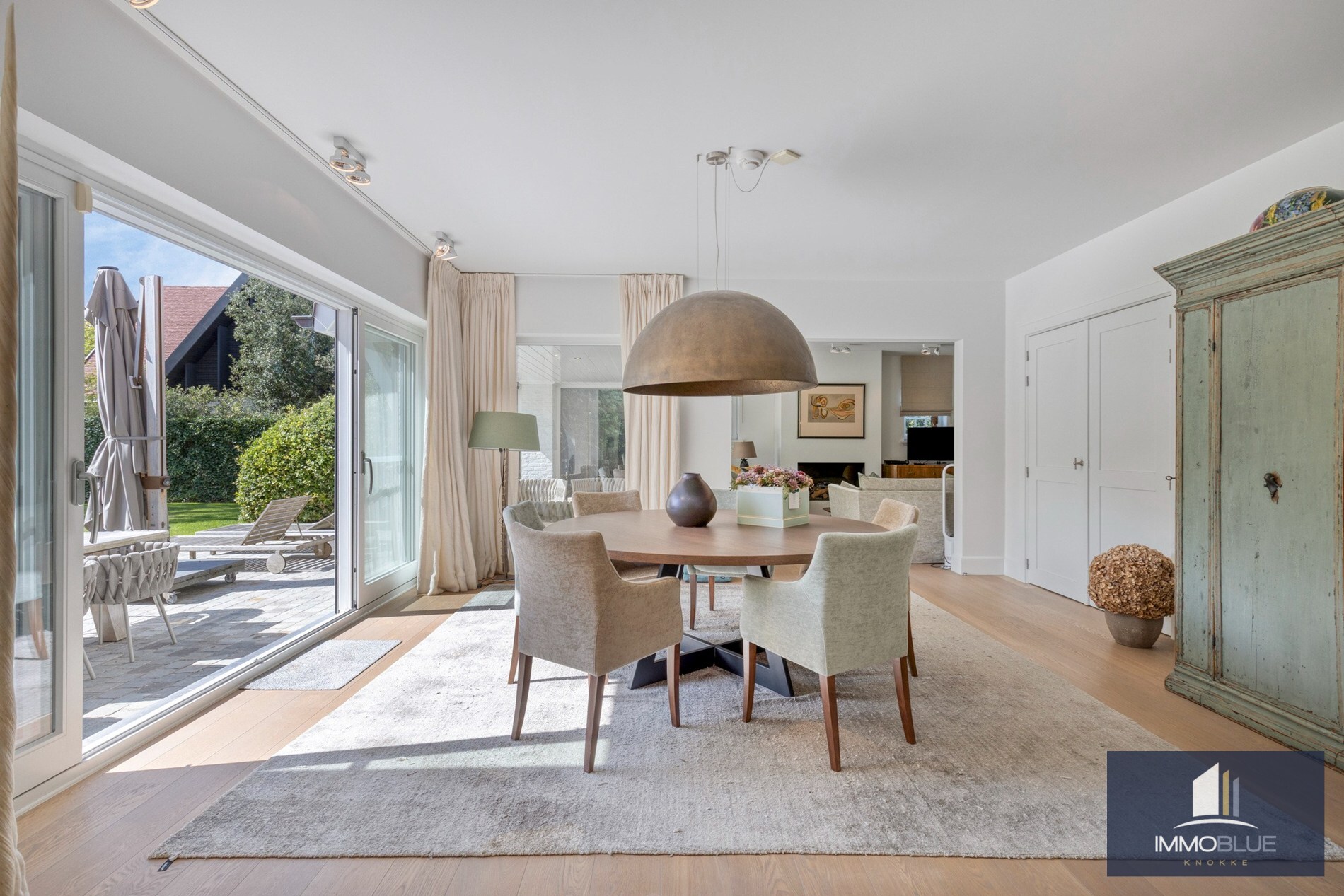 Luxueuze en stijlvolle villa in Engelse Cottage stijl met verwarmd zwembad gelegen in het Zoute. 