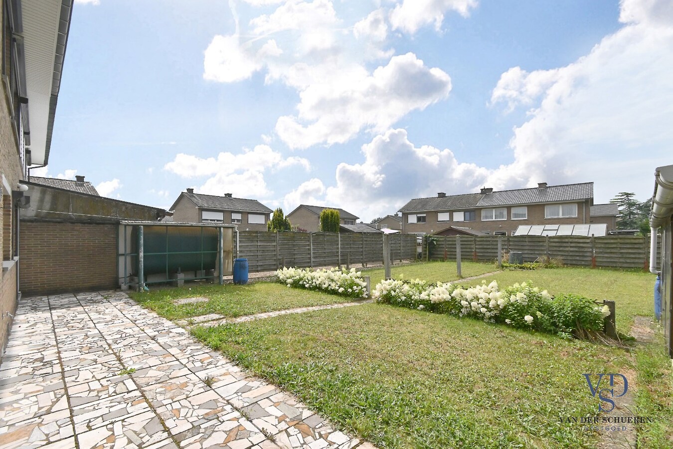 Degelijke Half Open Bebouwing 