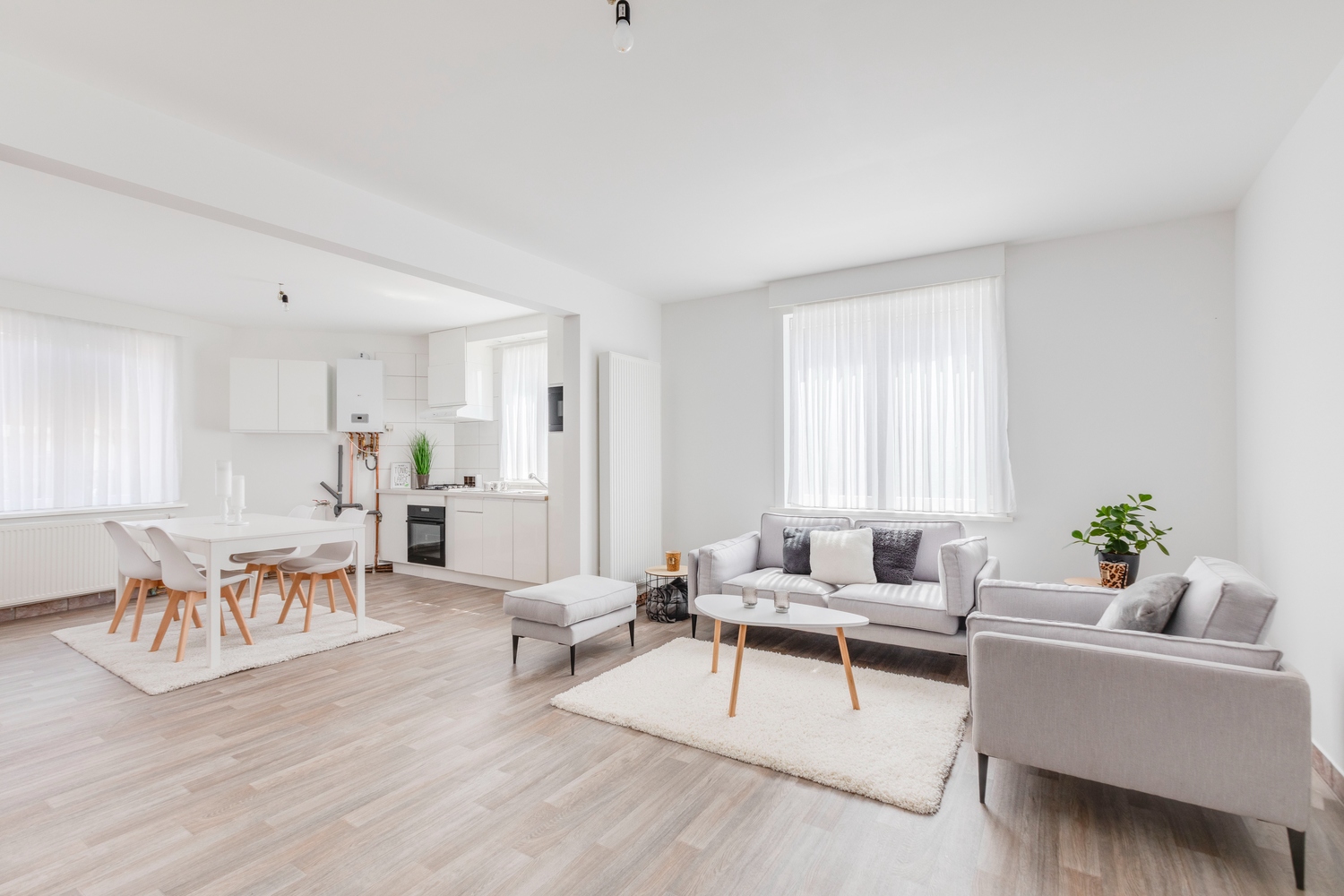 Gerenoveerd gelijkvloers appartement op ideale locatie! 