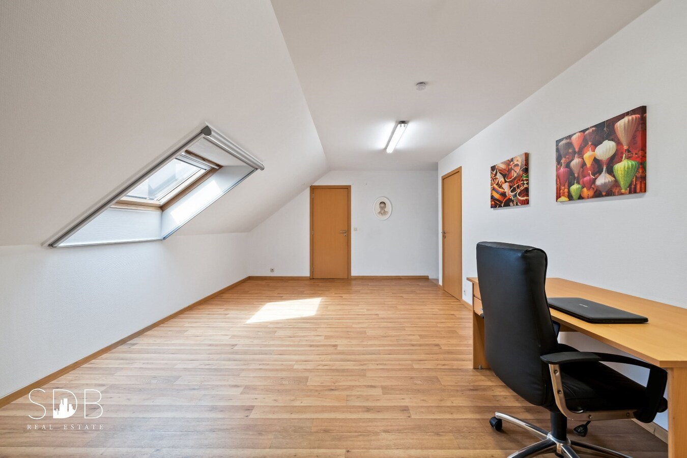 Hedendaagse woning inclusief paardenaccommodatie en graslanden op 4,22ha 