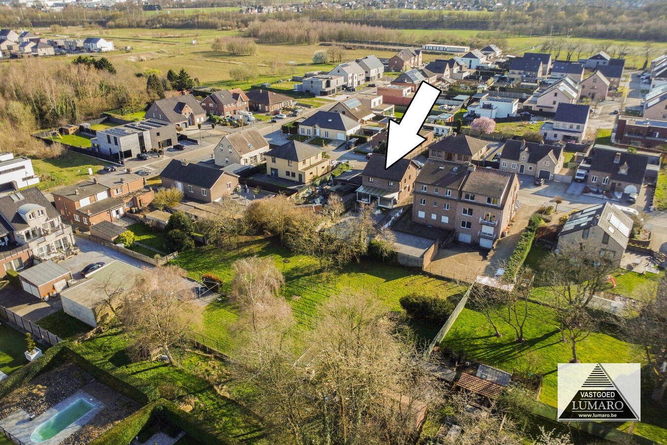 Residentieel gelegen woning met 4 slaapkamers.  Buurt 'De Hulst'. 