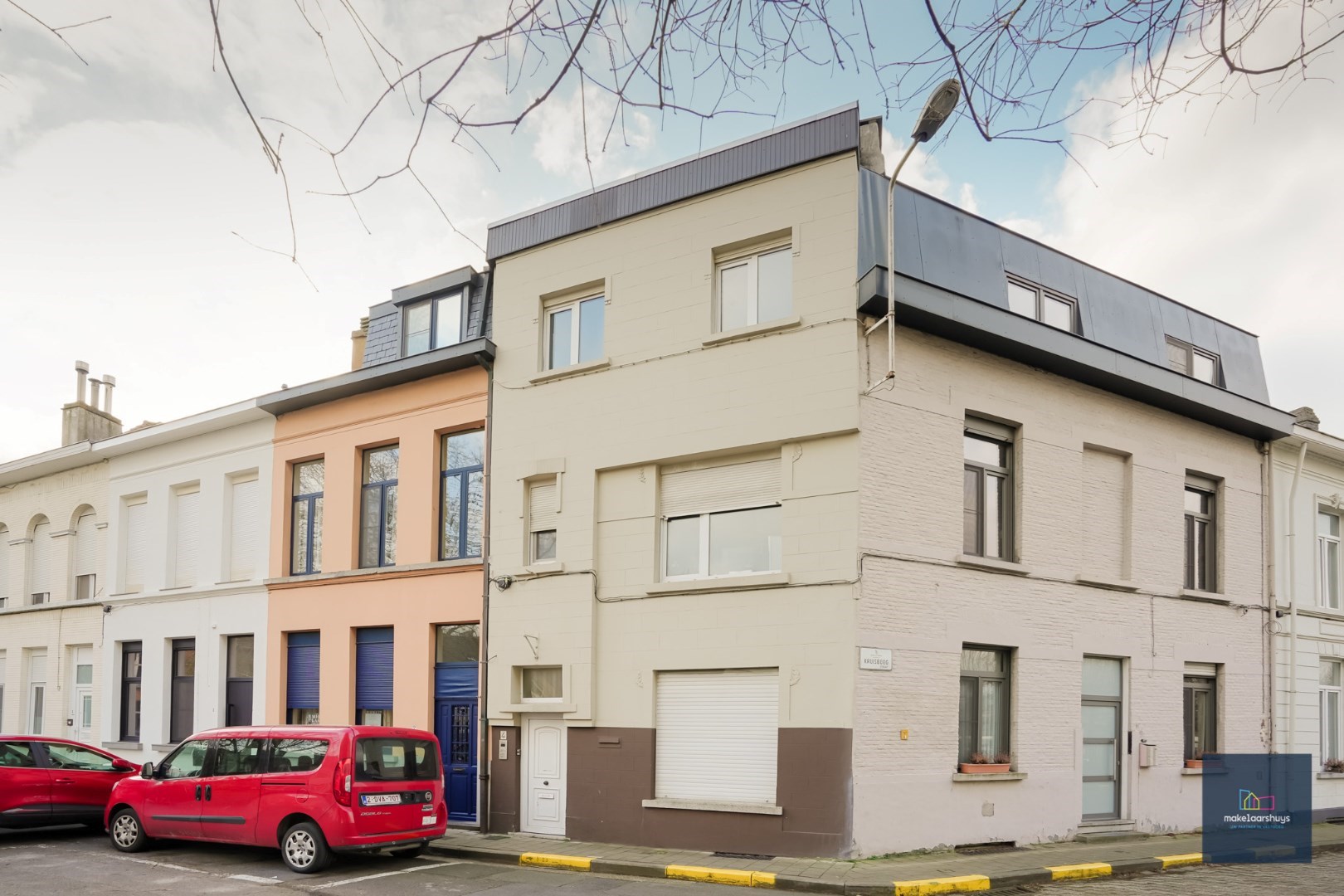 Gunstig gelegen opbrengsteigendom nabij de Coupure 