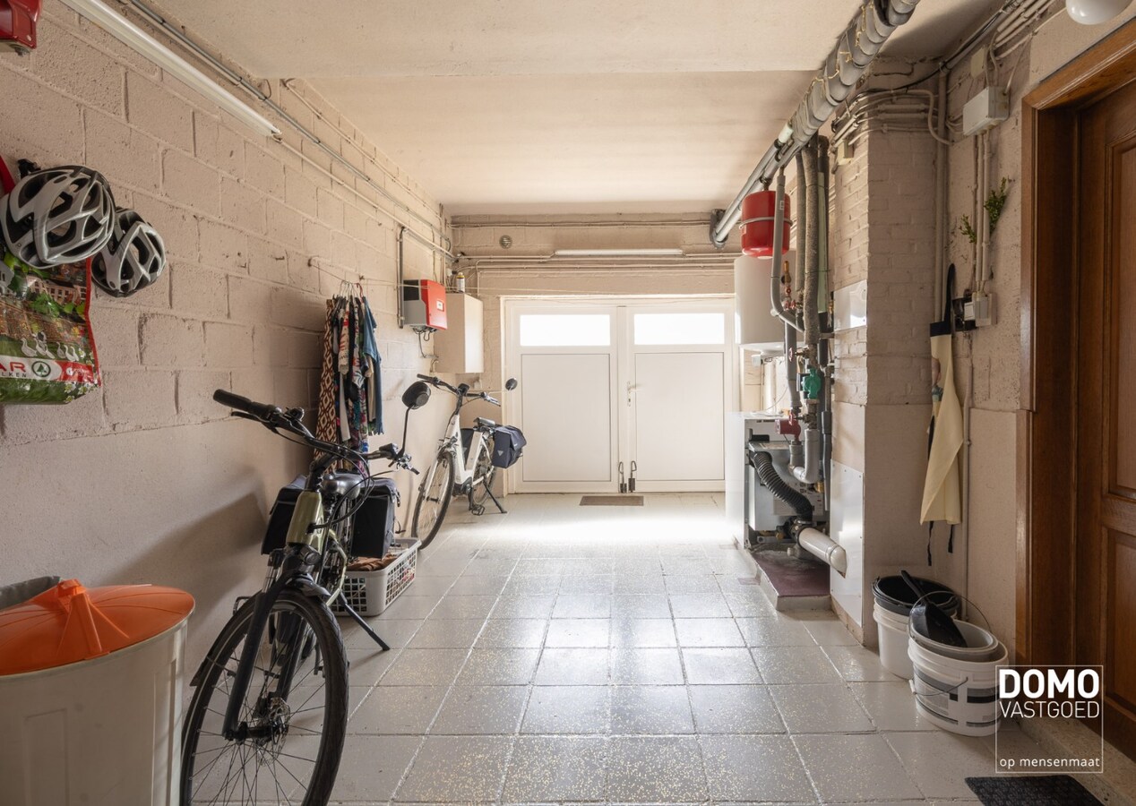 RUSTIG GELEGEN, RUIME WONING MET 4 SLAAPKAMERS, TUIN &amp; AANGRENZENDE STUDIO MET ENERGIELABEL D GELEGEN IN ALKEN 