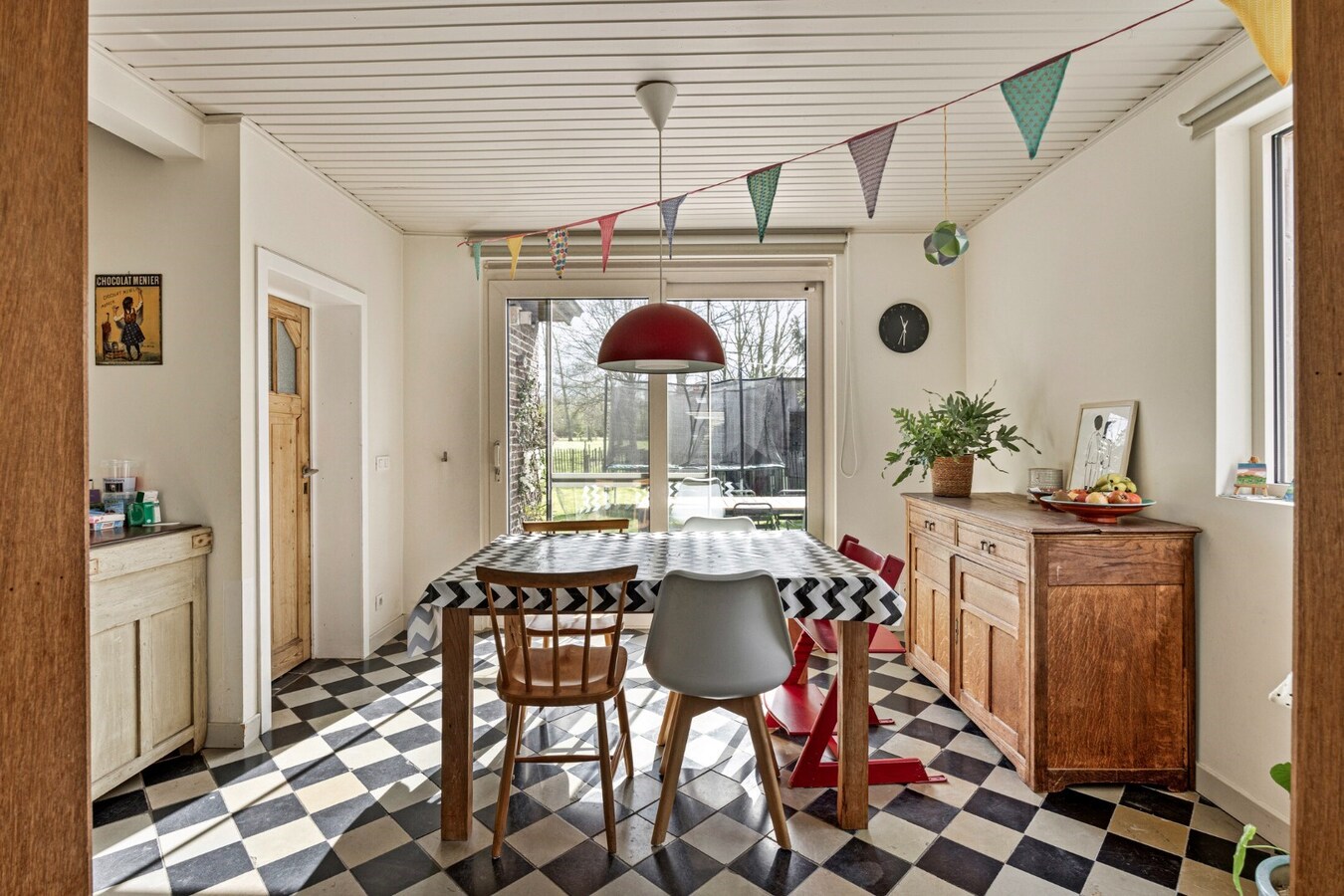 Residentieel gelegen, vrijstaande woning met praktijkruimte 