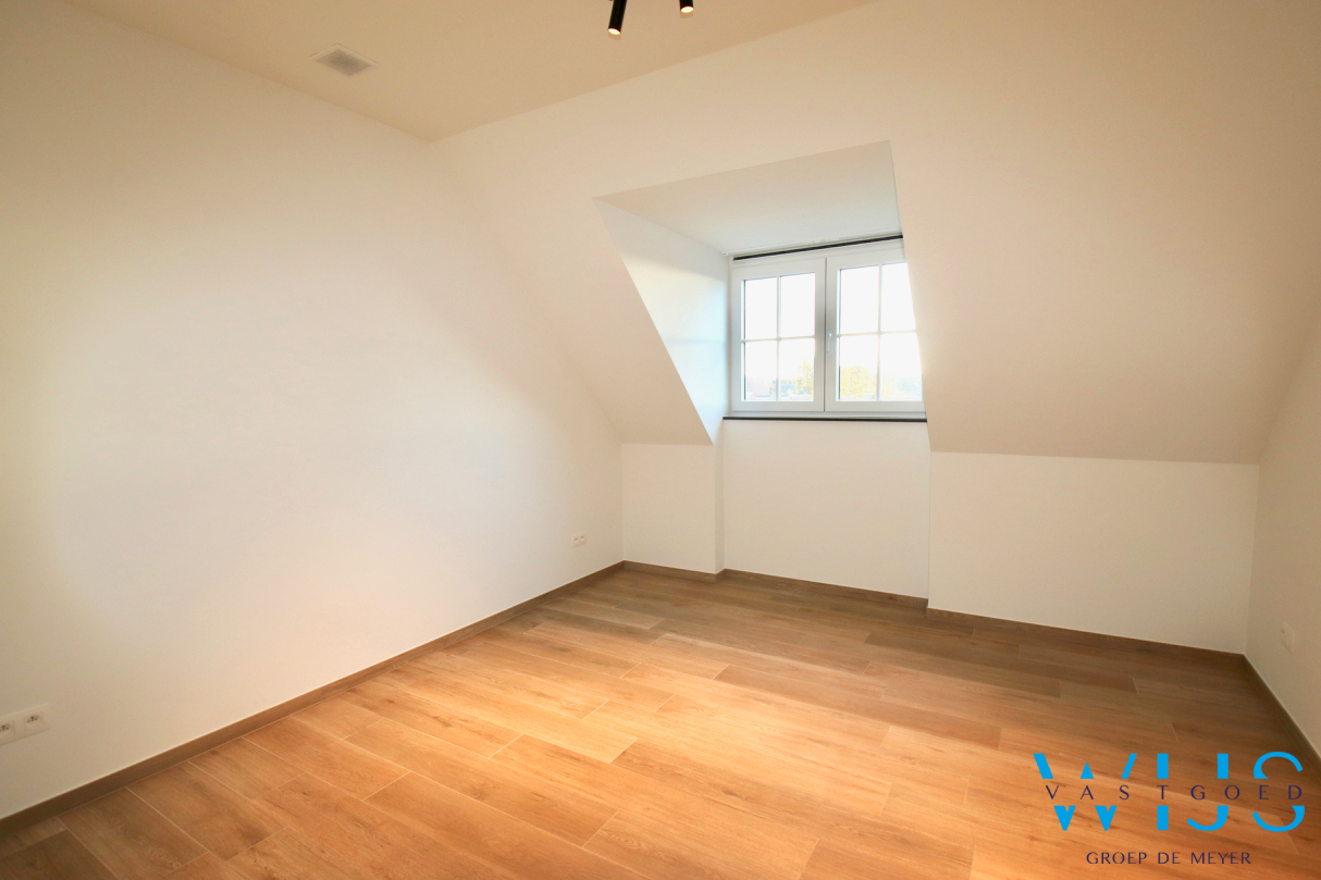 Instapklaar appartement met 2 slaapkamers &amp; terras te ASSENEDE ! 