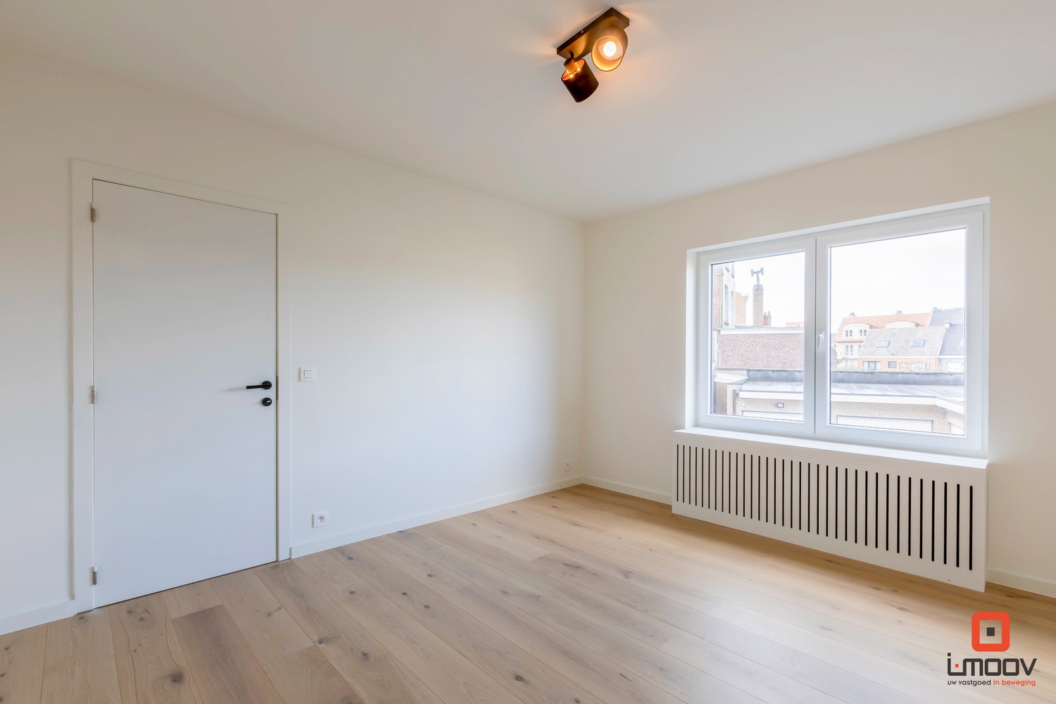 Recent gerenoveerd twee- slaapkamerappartement in centrum Zottegem. 