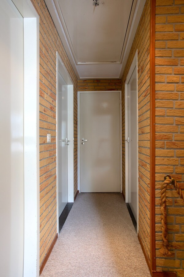 Vrijstaande woning gelegen op een rustige locatie op een kavel van maar liefst 450 m². 