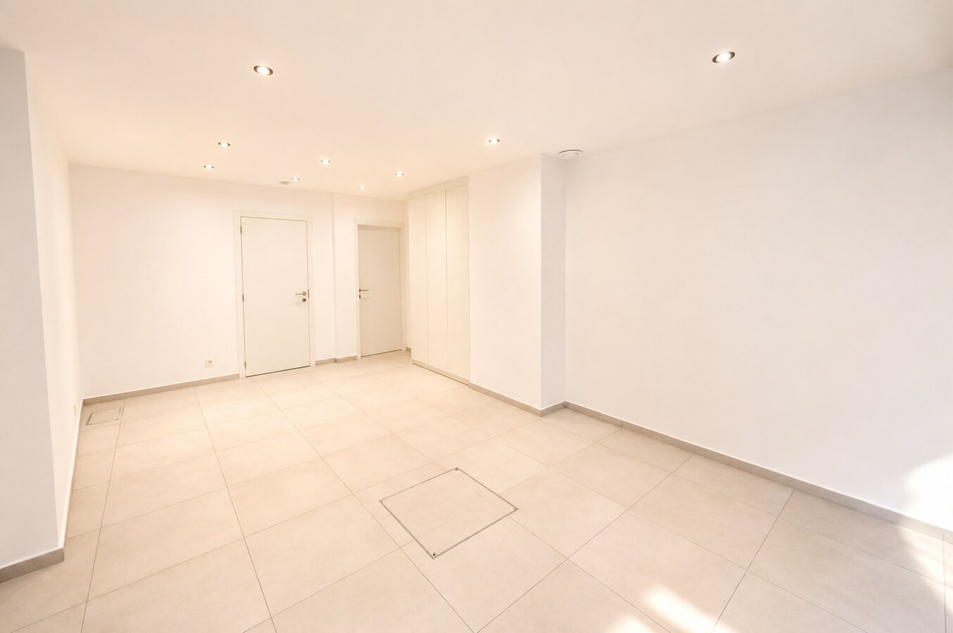 EXCLUSIEF GERENOVEERDE WONING NABIJ SPUIKOM 