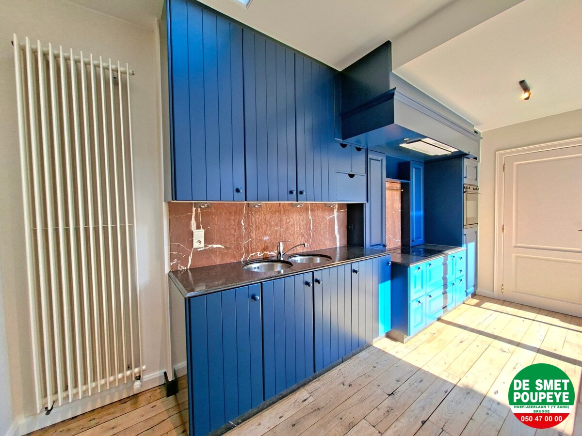 Ruim triplex appartement met 2 terrassen 