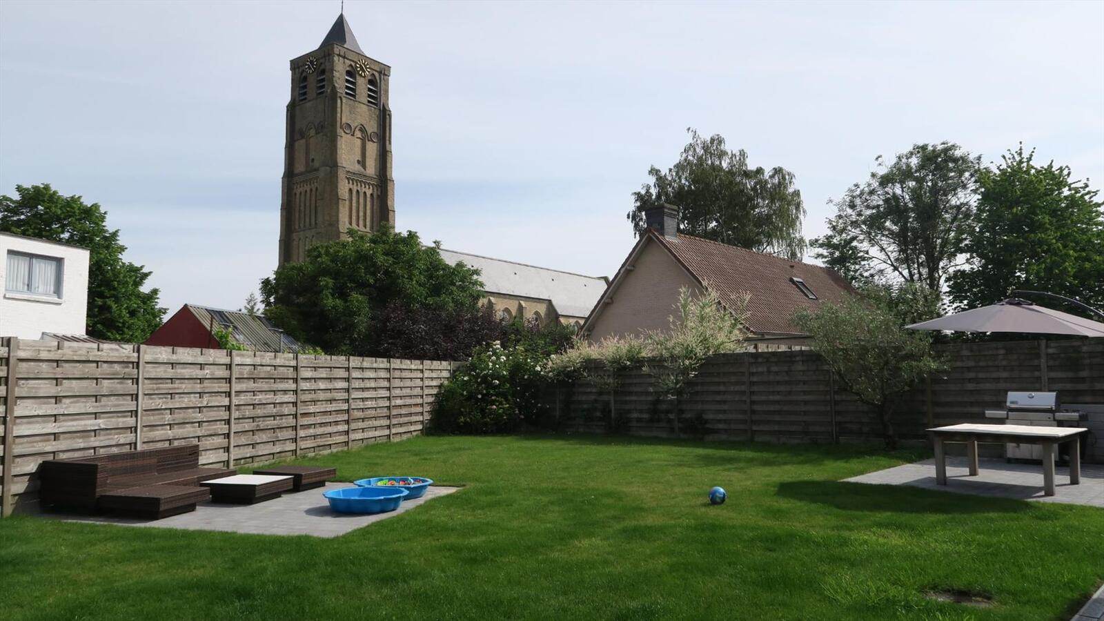 Karaktervolle halfopen woning in Centrum Woumen 
