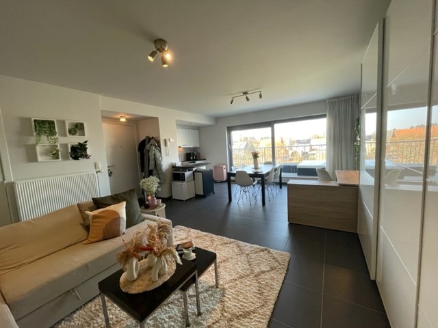 Dakappartement met 1 slaapkamer en groot terras in Geel 