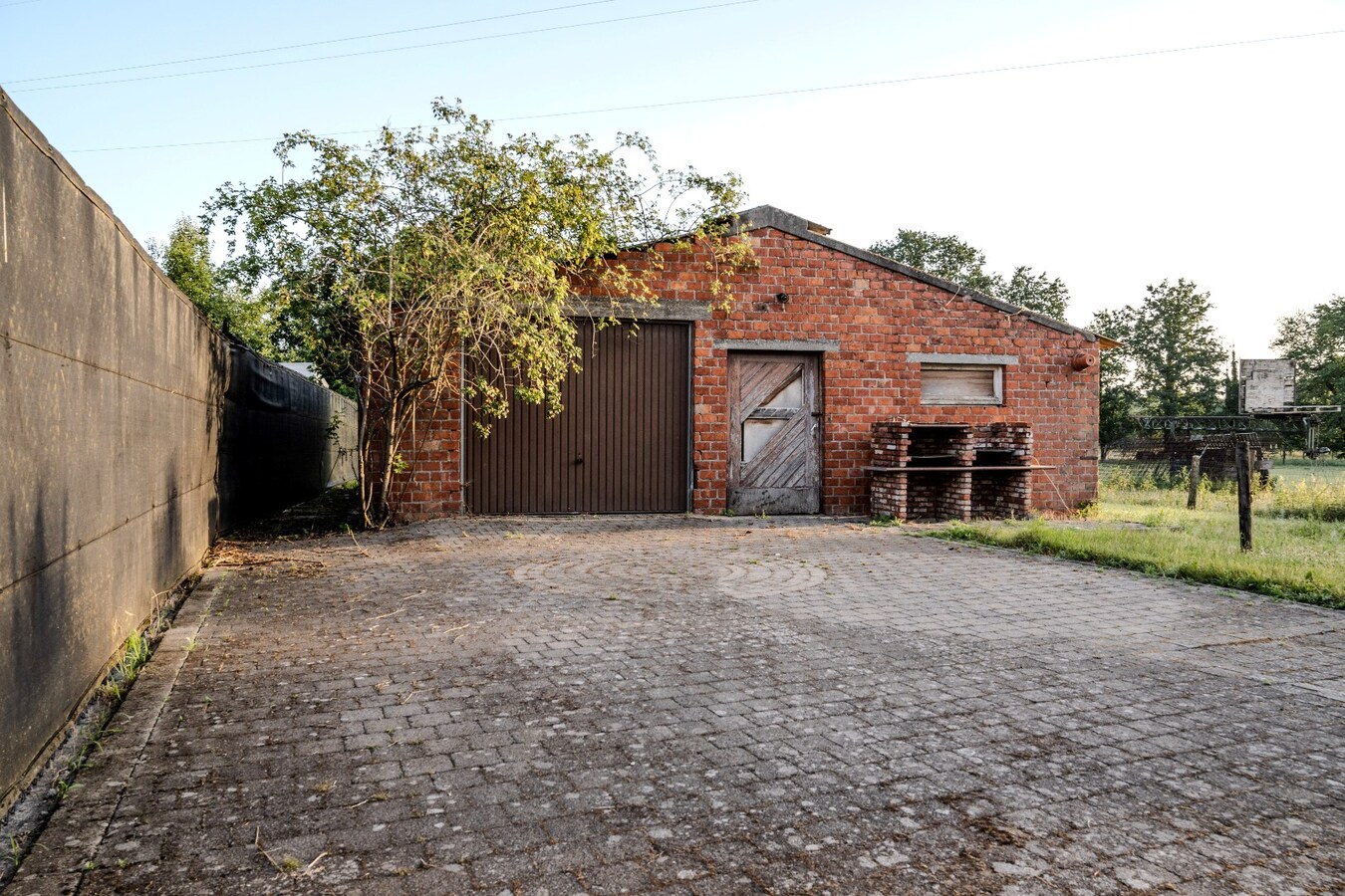 Ruim huis met vergunde stal 