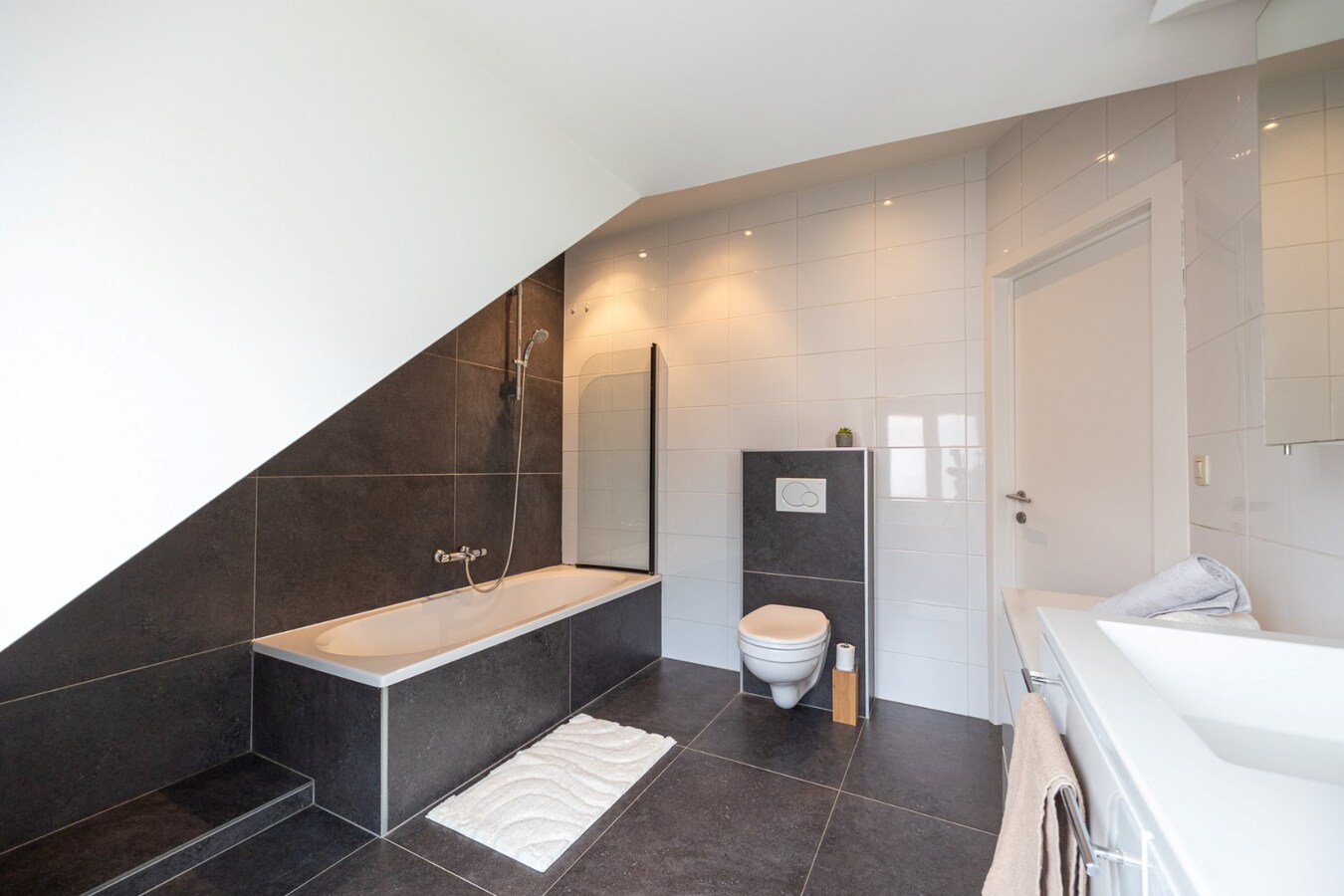 Instapklare woning met 3 slpk en stadstuin te Stabroek! 