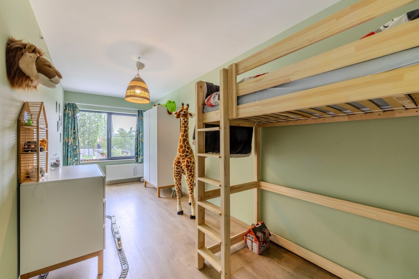 Instapklare, energiezuinige woning - 4 slpks - tuin - zwembad 