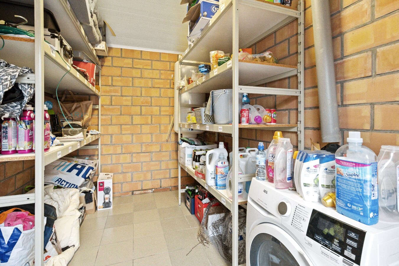 Tot in de puntjes afgewerkte, vrijstaande woning met garage 