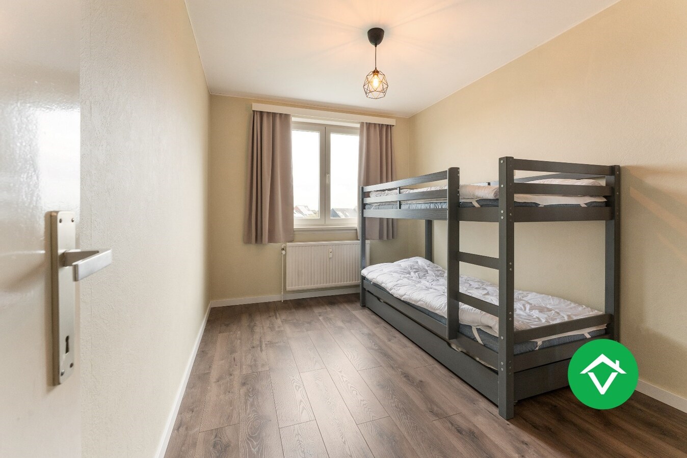 Instapklaar tweeslaapkamerappartement - jouw nieuwe thuis wacht in Bredene! 