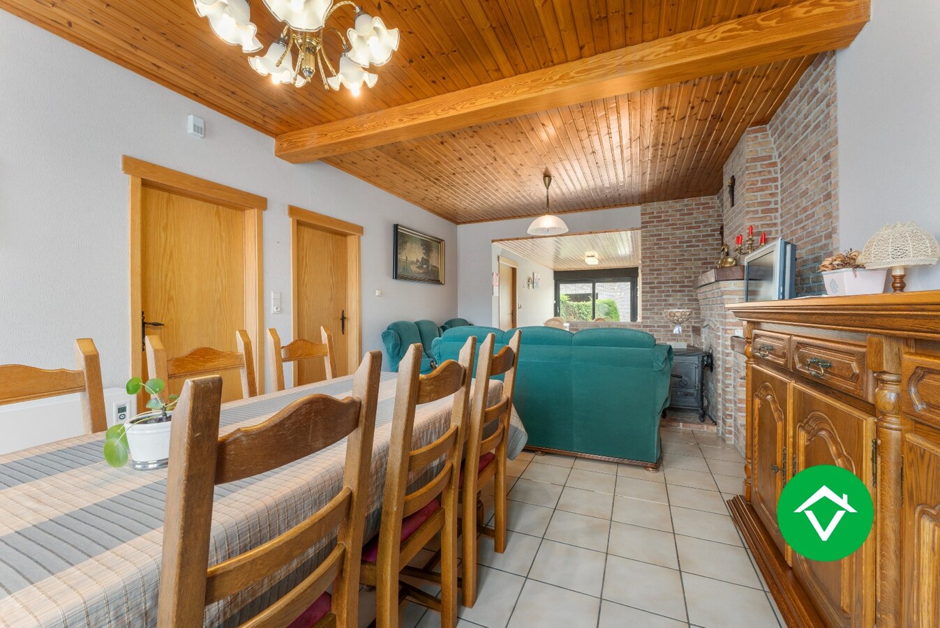 Ruime woning met 5 slaapkamers, diepe tuin en garage te Staden 