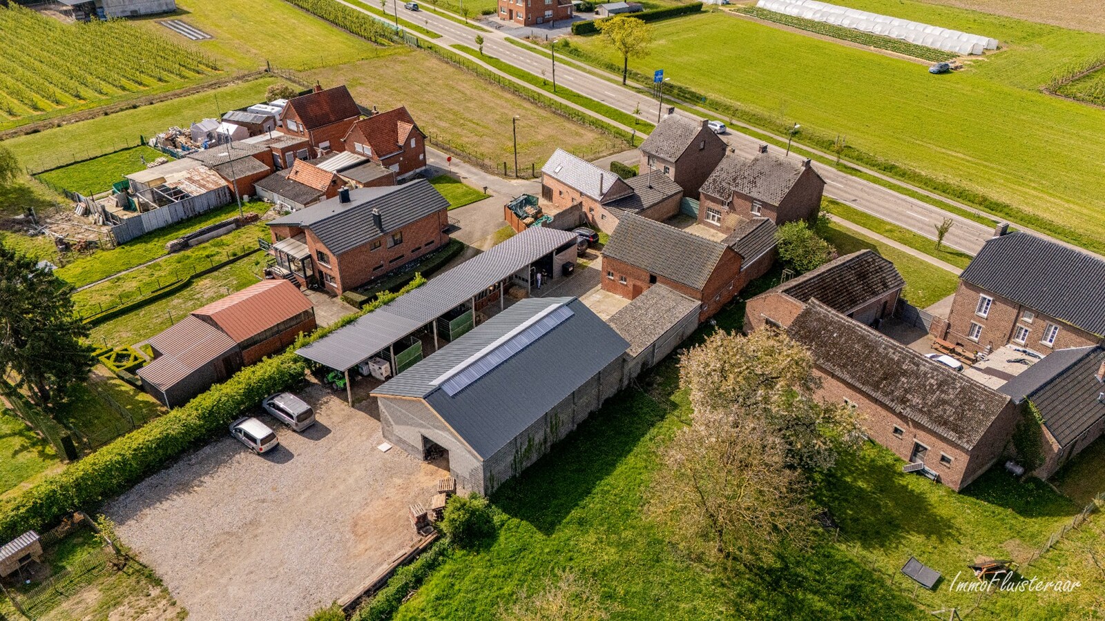 Charmante verder af te werken woning met paardenstallen en weide op ca. 1,7 ha te Geetbets 