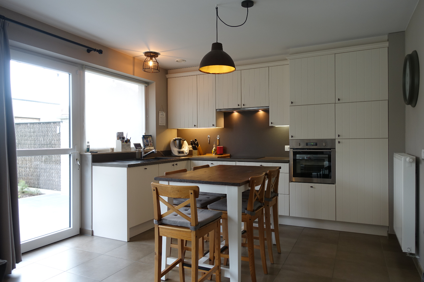 Prachtige halfopen woning in rustige woonwijk 