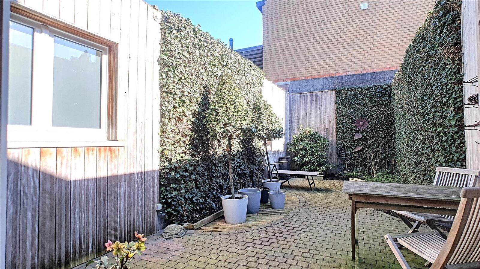 Heerlijk, mooi afgewerkt gelijkvloersappartement met terras EN autostandplaats - Heist 