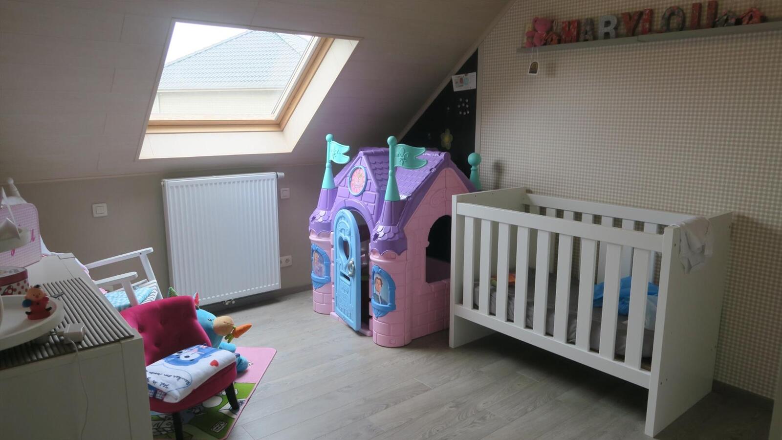 Recente halfopen woning (2012) in rustige woonwijk 
