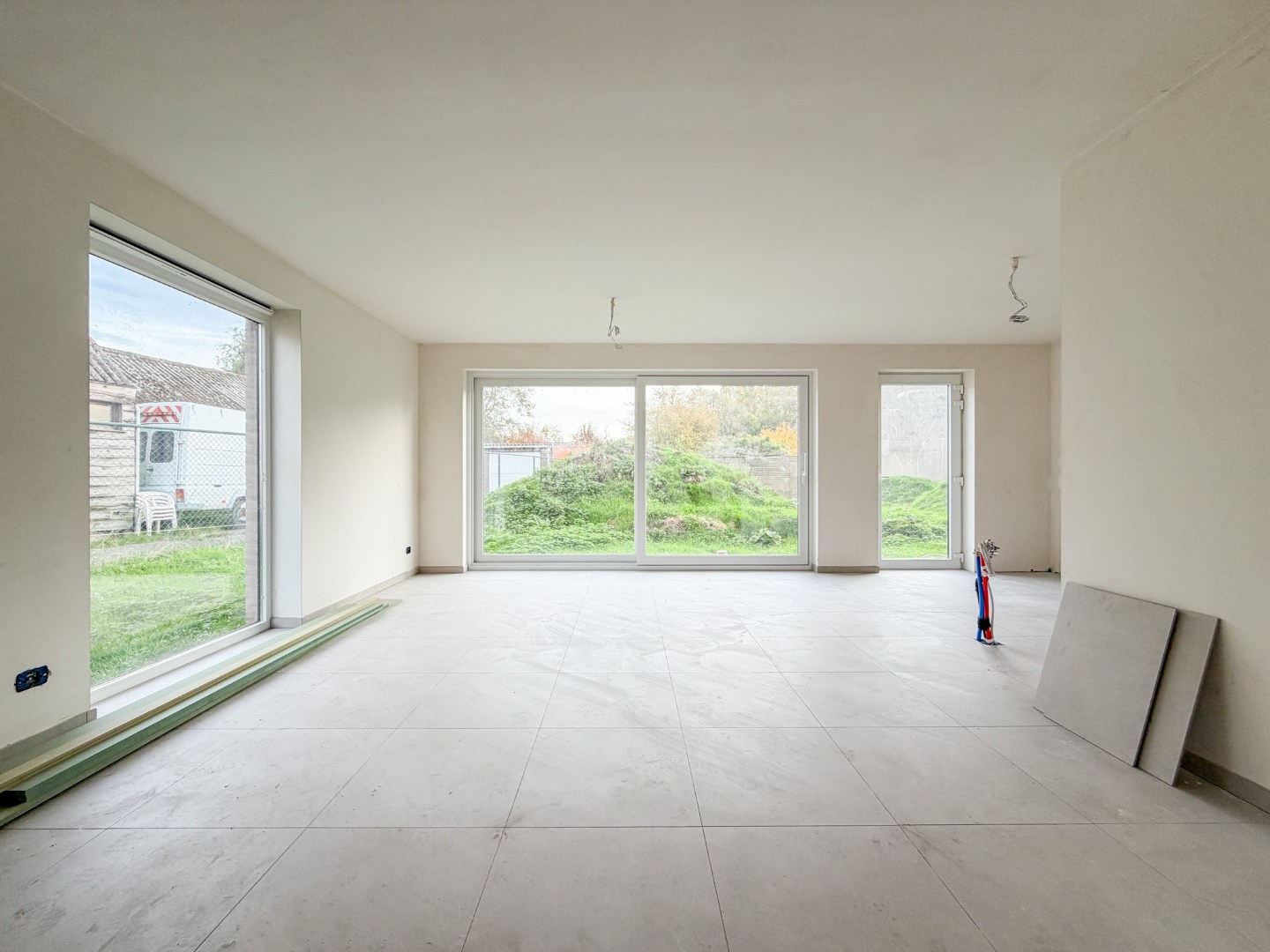 Rustig gelegen energiezuinige nieuwbouwwoning met 4 slpk, op ruim perceel, Torhout. 