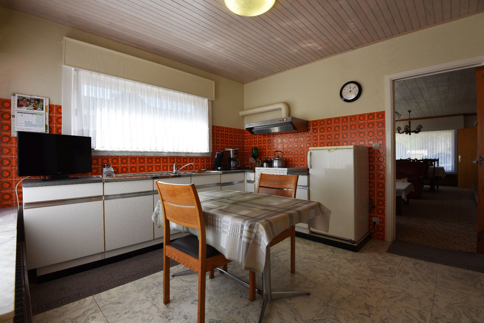 Grondig te renoveren woning  mooi gelegen te Adegem 