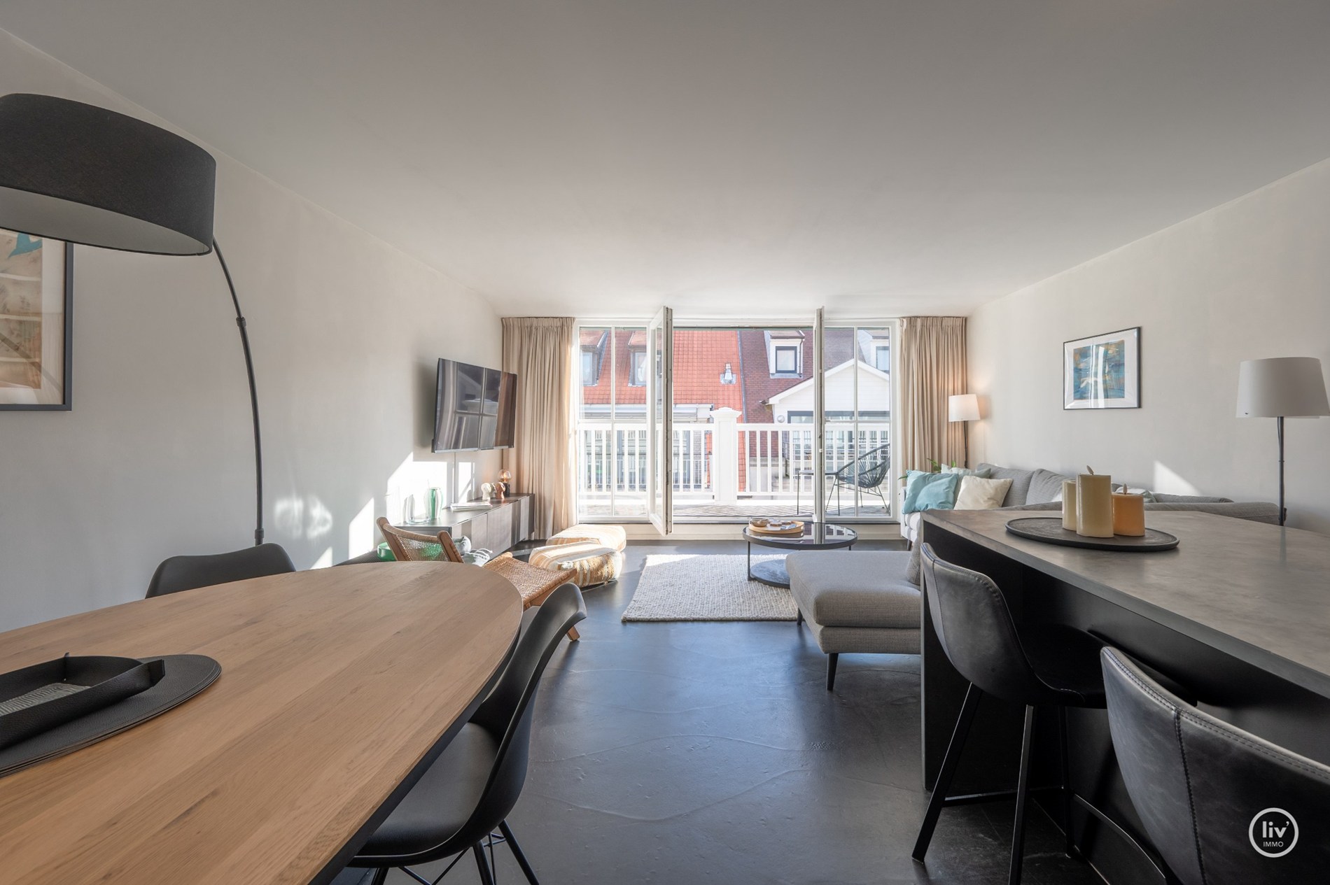 Gemeubeld - Lichtrijk duplex appartement met 2 slaapkamers – Centraal gelegen aan de Zoutelaan in Knokke 