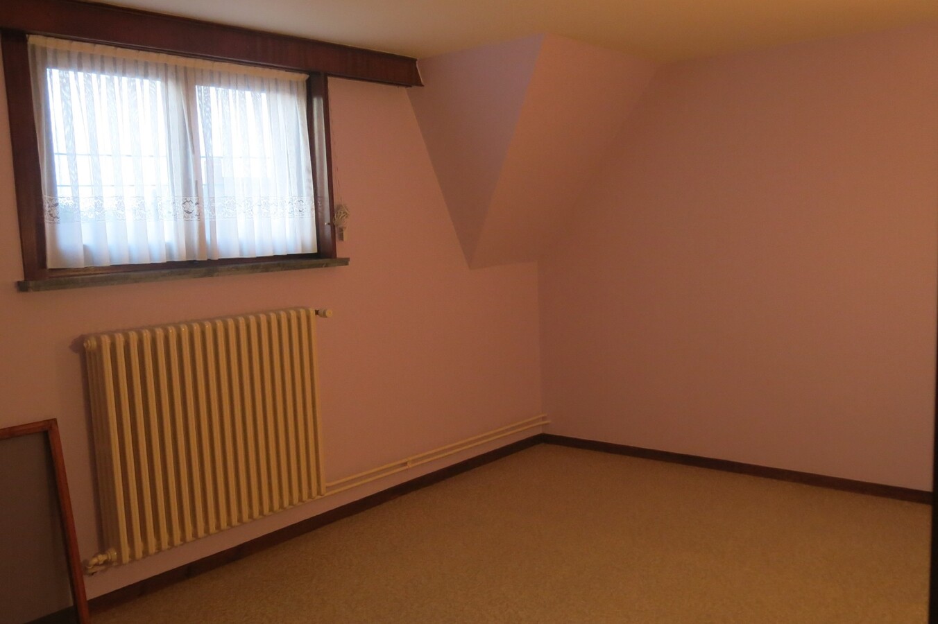 Goed onderhouden woning met 4 grote slaapkamers 