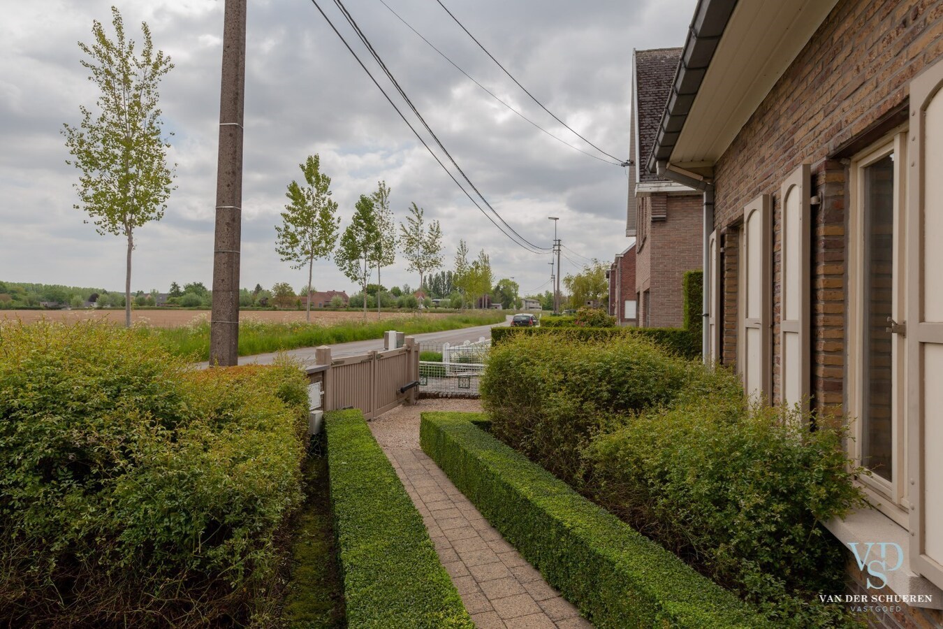 Landelijk wonen  (op gelijkvloers). 