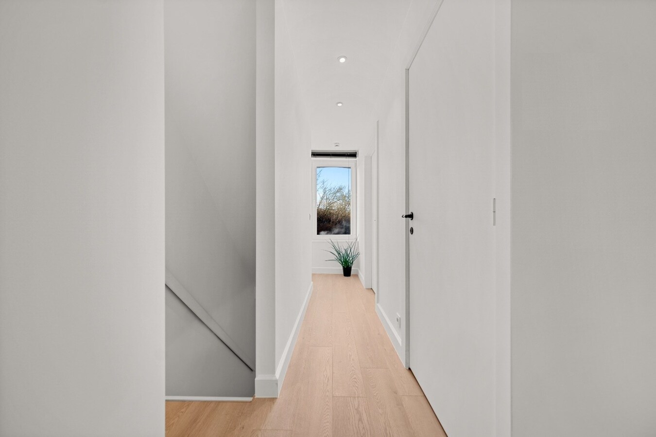 Mooi gerenoveerde woning met terrastuin *** PAS VRIJ VANAF 1 JANUARI, NIET VROEGER! 