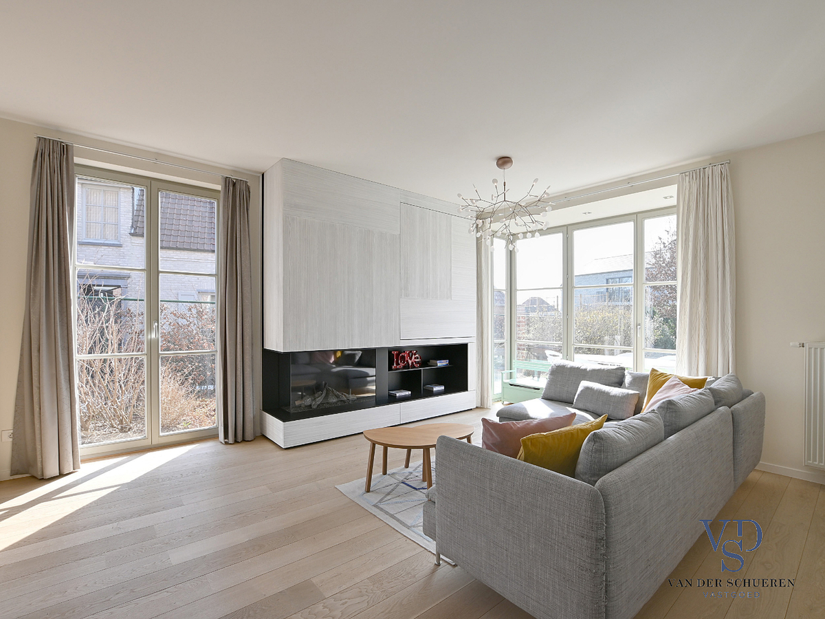 Recente, stijlvolle villa in rustige verkaveling ! 